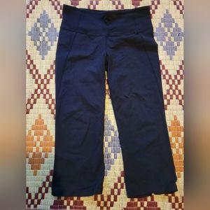 **💥4 for $50** Women's Lululemon Black Capris. Sz 8.